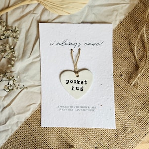 Pocket Hug I Care Keepsake Token - Regalo di incoraggiamento - Regalo di positività - Carta di semi piantabili - Biglietto con semi di abbracci tascabili - Pensando a te