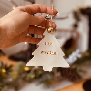 Enfeite de Natal personalizado em argila para árvore de Natal, com nome.