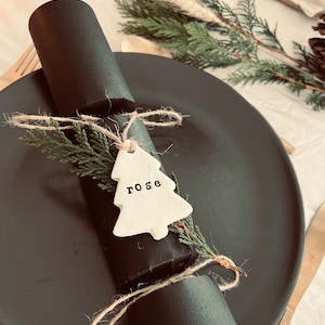 Personalizowane etykiety na petardy świąteczne - Nazwy miejsc na stole - Zawieszki na petardy - Świąteczne nazwy miejsc - Dekoracja stołu na świąteczną kolację - Boże Narodzenie - Noel