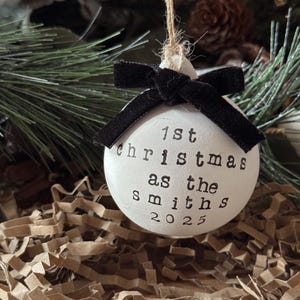 Personalised Newly Weds Tree Decoration, 1st Christmas Married Bauble, Xmas, Noel, First Christmas as Mr and Mrs Ornament Gift
