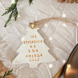 Decorazione personalizzata in argilla per albero di Natale per sposi novelli, pallina per il primo Natale, Natale, Noel, primo Natale come regalo di ornamento per il signor e la signora