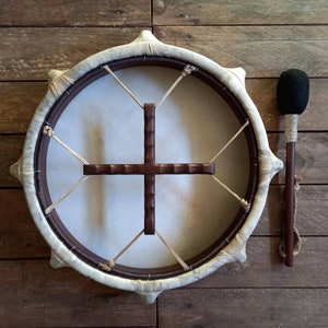 Siberian shaman drums. 47cm & 57cm. Schamanen trommel,schamanische trommel, tambour chamanique,shamanic tambourine,viking drums,frame drum.
