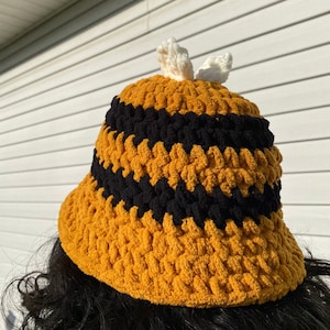 Crochet Puffy Bumblebee Bucket Hat