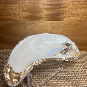 Beach Themed Wedding Gift, Pearl and Gold Oyster Shell Ring Dish, Bridal Shower Favors,  Jewelry Dish, home design decor, Engagement, I DO
