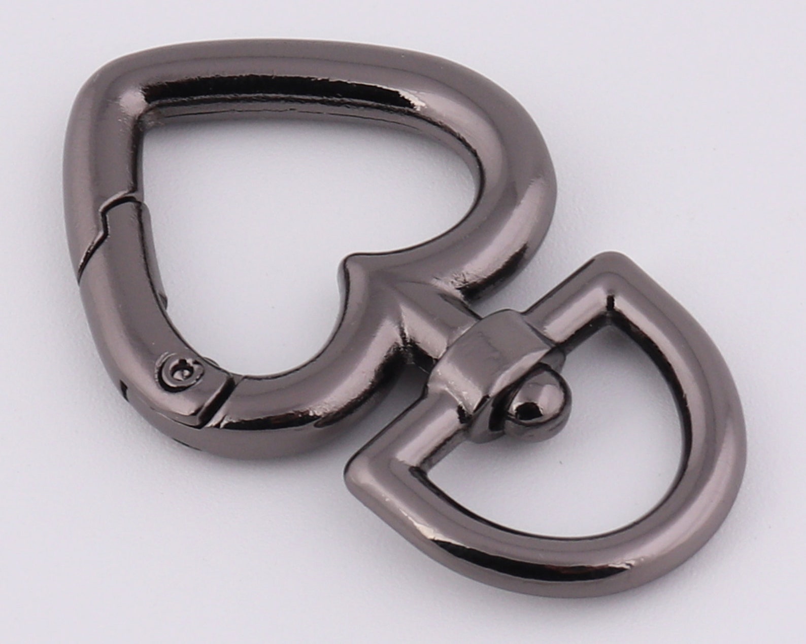 Metal Spring Snap Clasps 36Pcs Heart-Shaped Snap Hooks - Colorful