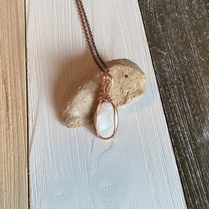 Mother of Pearl Crystal Pendant Necklace; Mother of Pearl Jewelry; Handmade Jewelry; Natural Jewelry