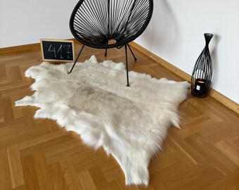 Rare Reindeer Hide Exclusive Unique Giant Size Scandinavian Style Skin Hide rug Caribou Tufting Prime quality 100% natural leather