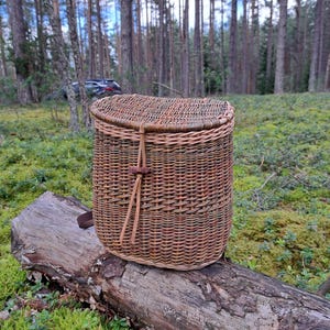 Handwoven Wicker Backpack: Leather Straps Foraging Basket