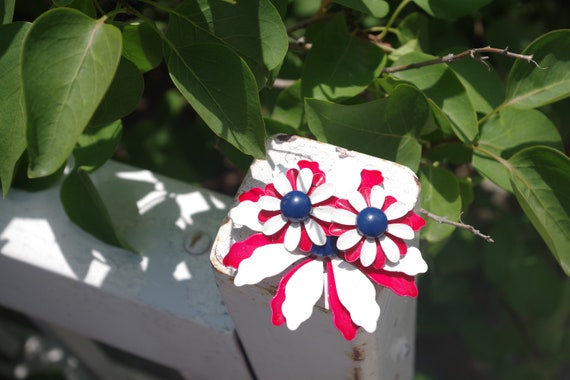 Beautiful Pin Wheel Red White And Blue Enamel Bro… - image 9