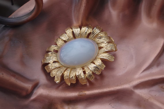 Beautiful Moon Glow Glass Gold Tone From The 80s … - image 3