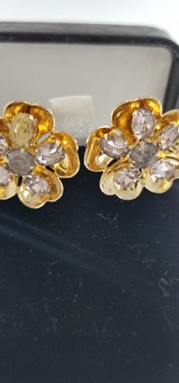 Cora Flower Screw On Earrings