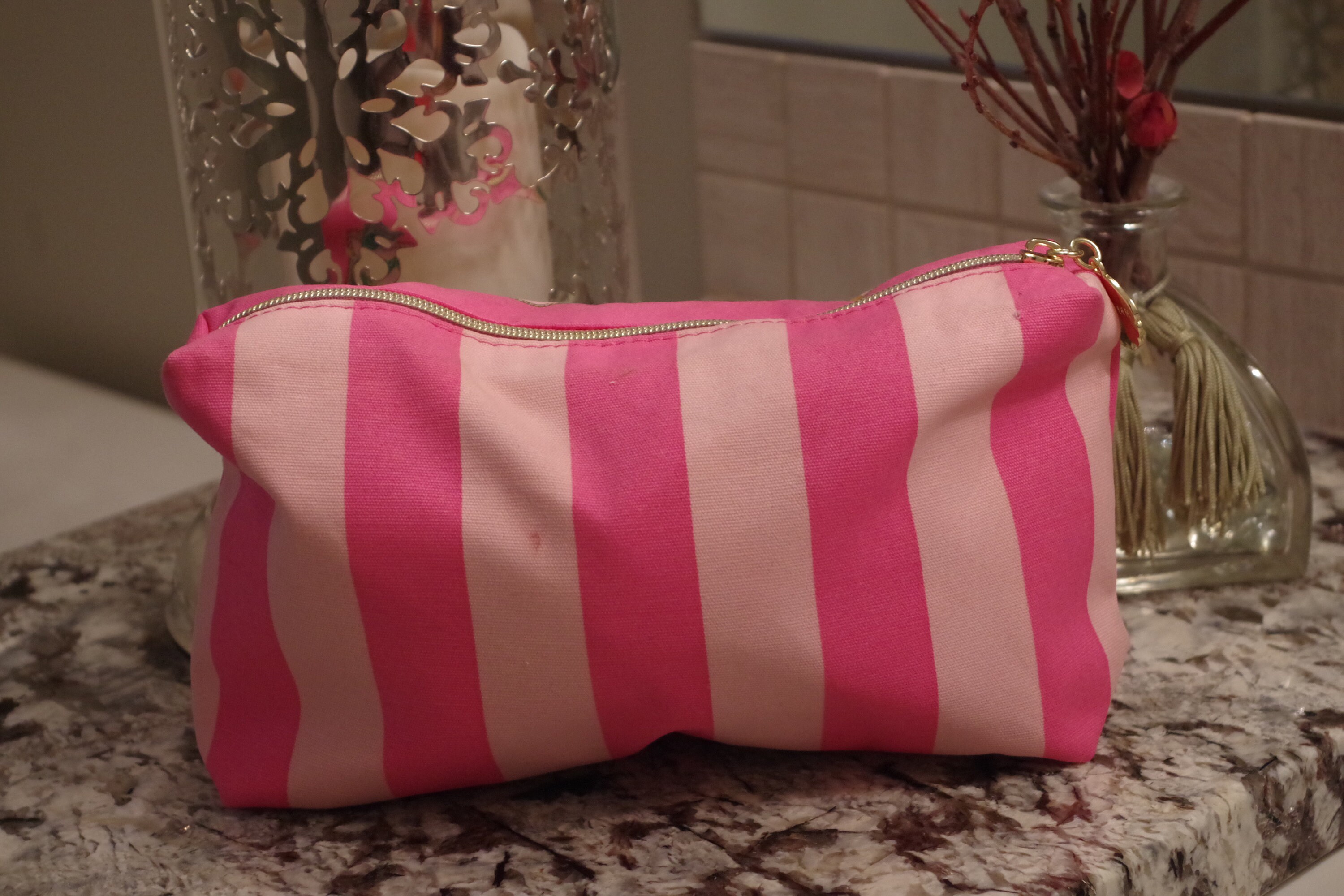 Estee lauder hot pink pouch hotsell