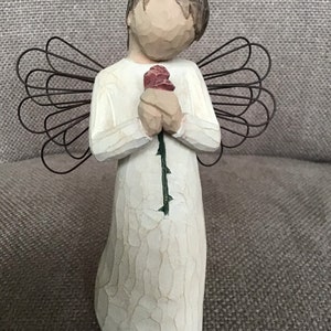 Willow Tree Figurine ‘Loving Angel’ by Susan Lordi 2002 5.5 ins h Unboxed