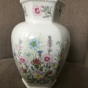 Vintage Aynsley ‘Wild Tudor’ Bone China Hexagonal Vase (7 ins h)