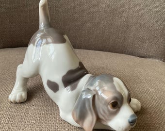 リヤドロ バスケットの中の犬の置物 #1128、新品同様、リヤドロ
