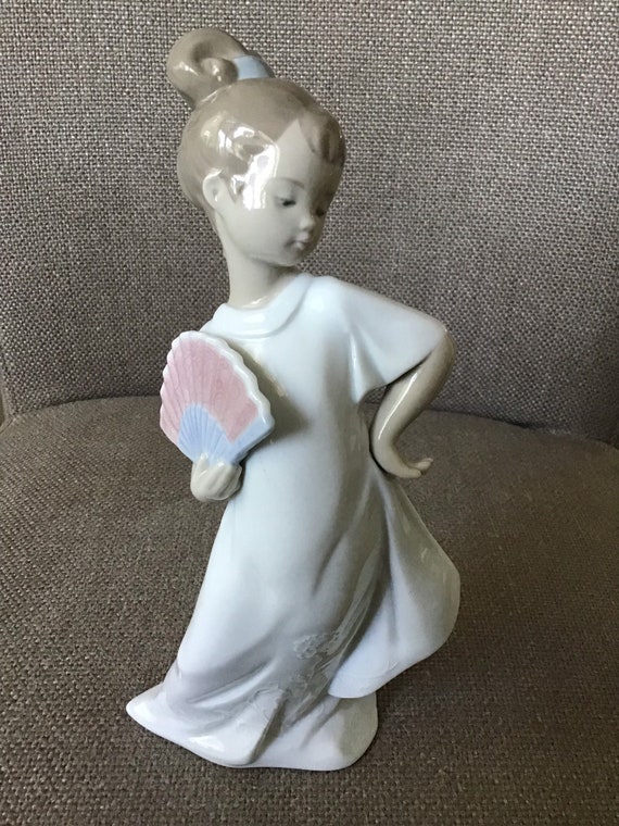 Vintage NAO by Lladro Porcelain Figurine I Am Pretty 1455 Etsy