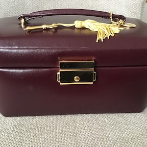 Vintage Dulwich Designs Burgundy Genuine Leather Jewellery Case