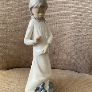 NAO by Lladro ‘Playful Puppy’ Figurine (10 ins h) Unboxed