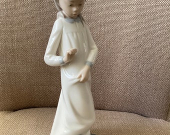 NAO リヤドロ フィギュア：子犬の誕生日、手作り磁器（1987年） - Etsy