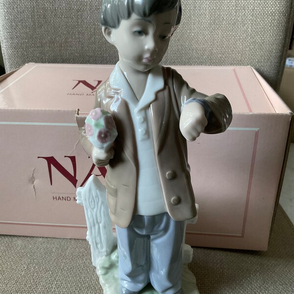 Vintage NAO Lladro ‘She’s Late’ Figurine 1278 Boxed (10.5 ins h)