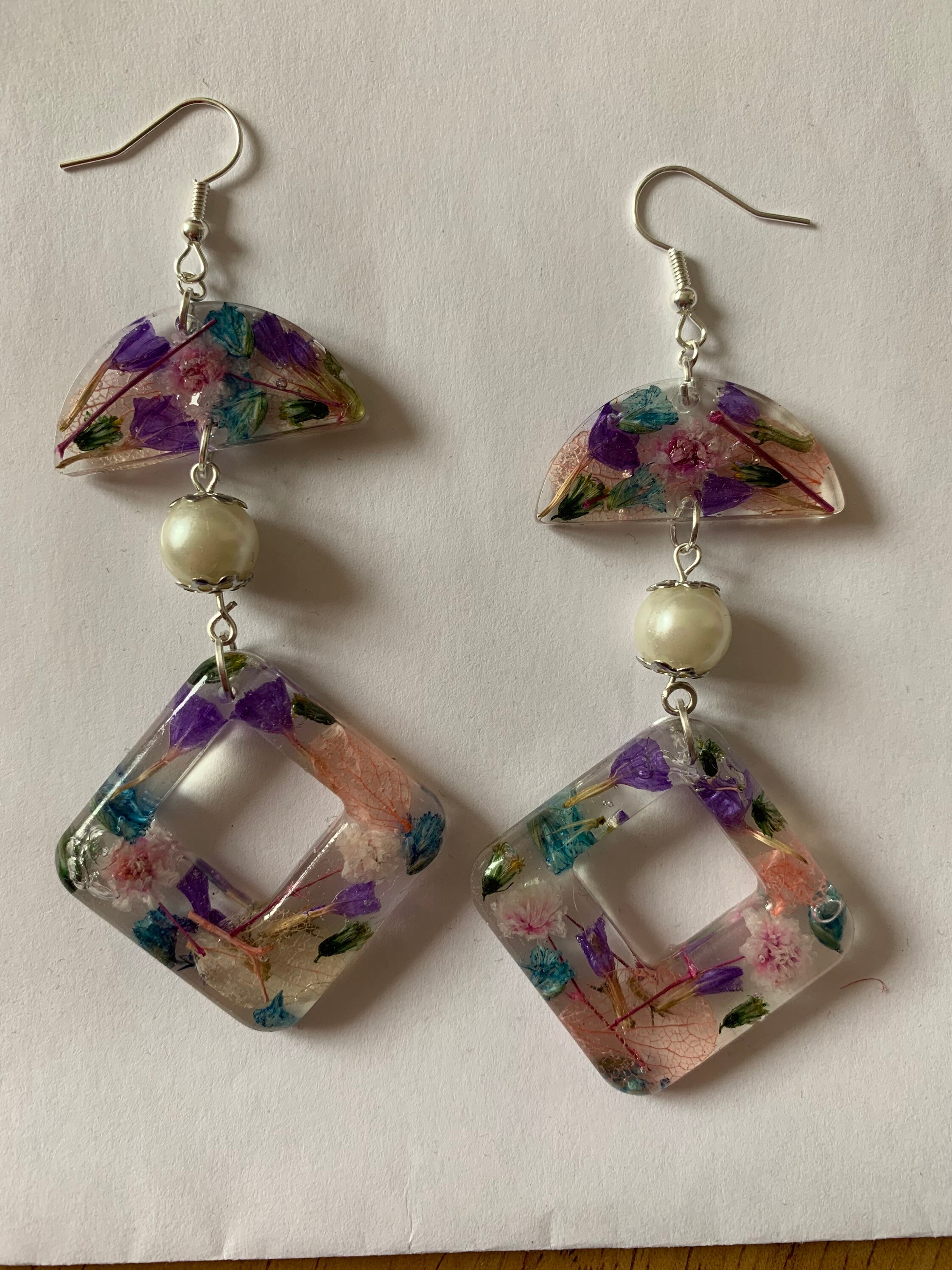 Resin and dried flower drop earrings Etsy