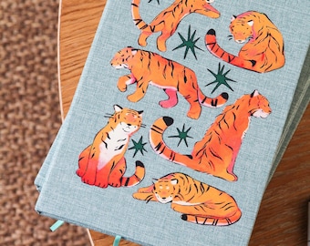 Tiger verbreitet Notizbuch - Süßes Canvas Journal A5 Notizbuch - Linierte Seiten