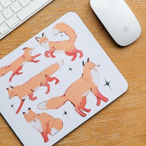 Kleine Stern Füchse Mauspad ~ Tier Mausmatte ~ Niedliche illustrierte Schreibtisch Accessoires ~ ästhetische Wohn Accessoires Maus Matte ~ süsses Fuchs Design
