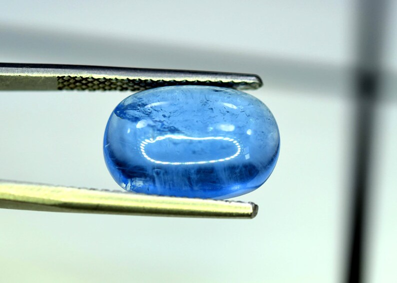 Aquamarine 7.70 Carats Top Quality Blue Aquamarine Cabochon