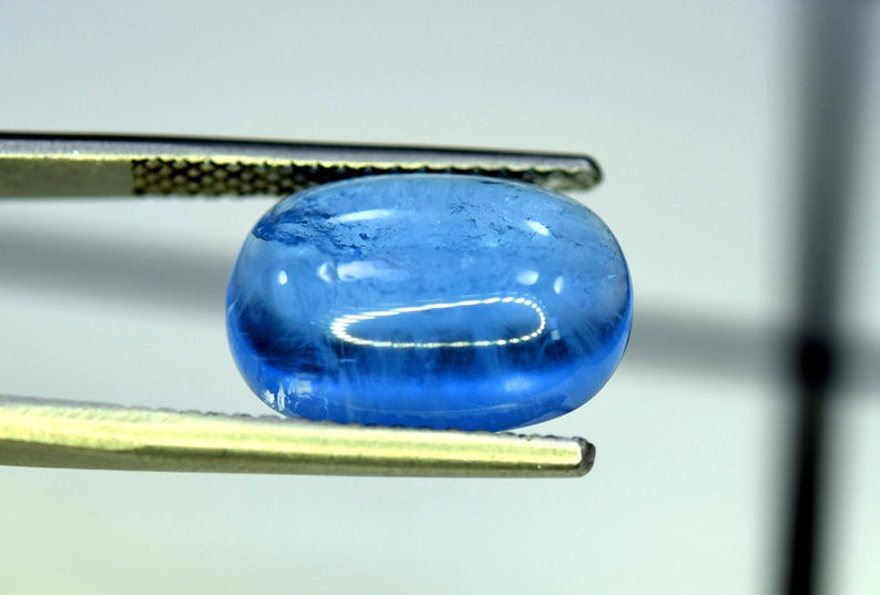 Aquamarine 7.70 Carats Top Quality Blue Aquamarine Cabochon