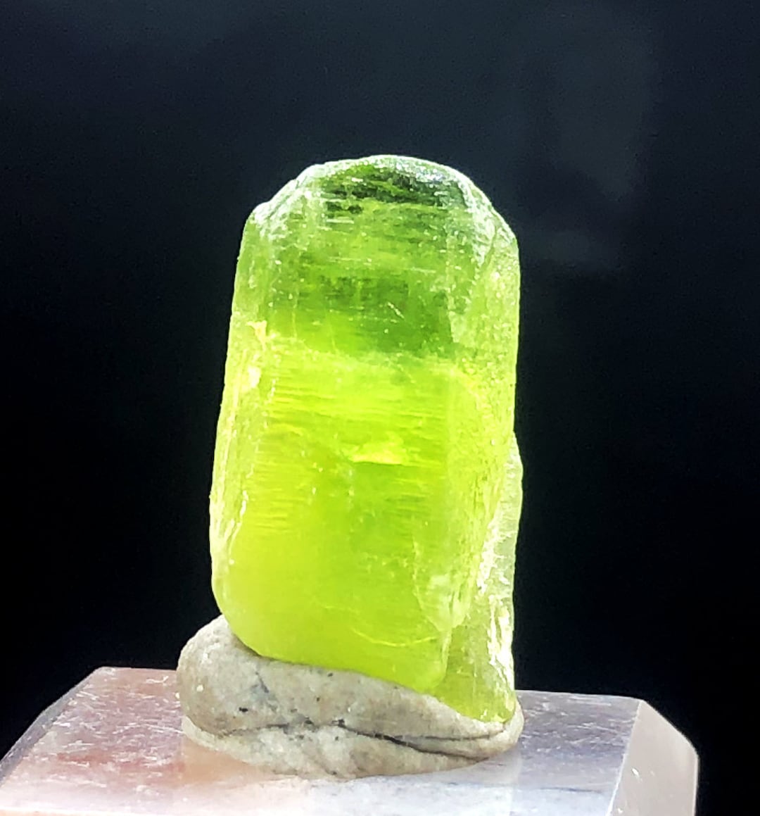 Peridot Crystal peridot Specimenperidot Mineral Terminated - Etsy