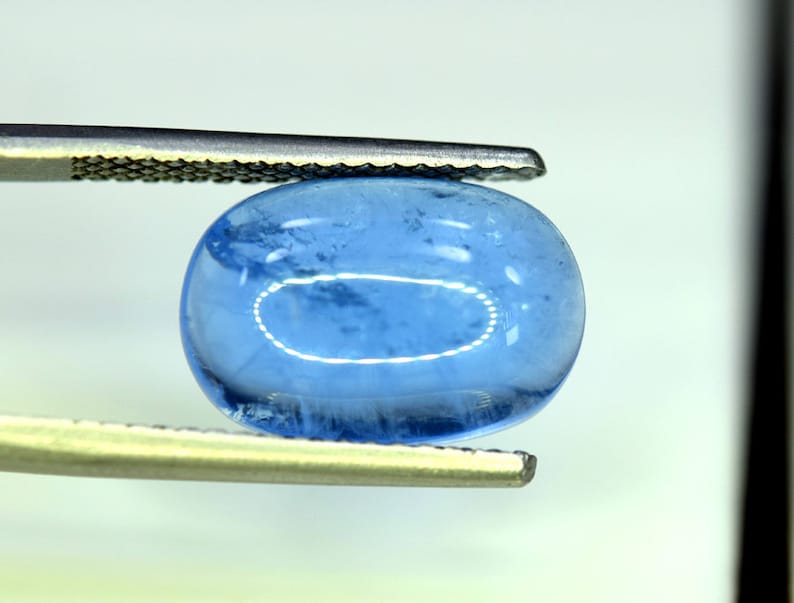 Aquamarine 7.70 Carats Top Quality Blue Aquamarine Cabochon