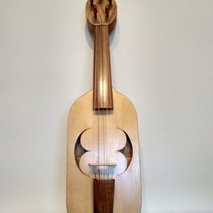 Vielle / Medieval bowed instrument / Violin / Fiddle