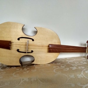 Viola da Braccio / Baroque bowed instrument / Violin image 2