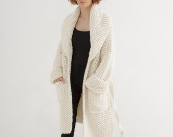 Chunky coat knitting pattern | Long cardigan knit design