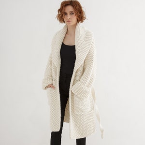 Chunky coat knitting pattern | Long cardigan knit design