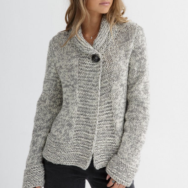 Chunky cardigan knitting pattern for women | Buttoned cardigan knit pattern pdf