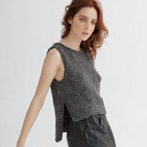 Sleeveless sweater knitting pattern for women