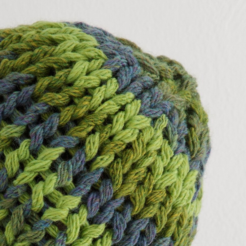 Chunky beanie knit pattern for women Beanie knitting pattern image 9