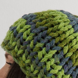 Chunky beanie knit pattern for women Beanie knitting pattern image 5