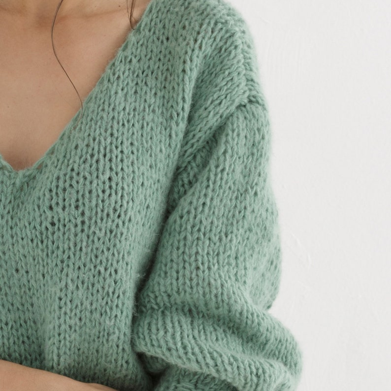 Modèle de tricot pour pull à col en V Modèle de pull en tricot pdf image 10