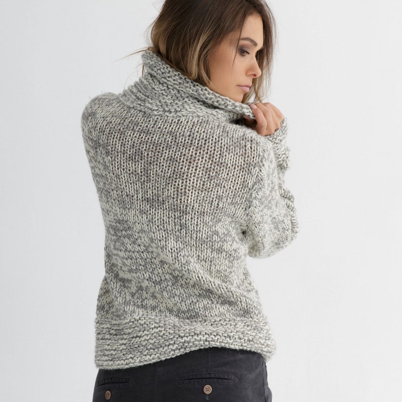 Chunky cardigan knitting pattern for women