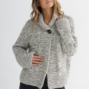 Chunky cardigan knitting pattern for women