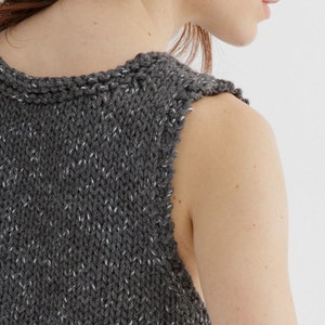 Sleeveless sweater knitting pattern for women