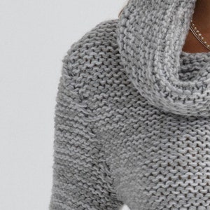 Turtleneck sweater knitting pattern for women