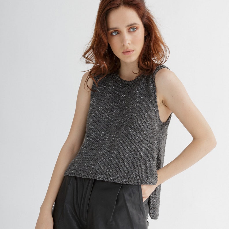 Sleeveless sweater knitting pattern for women