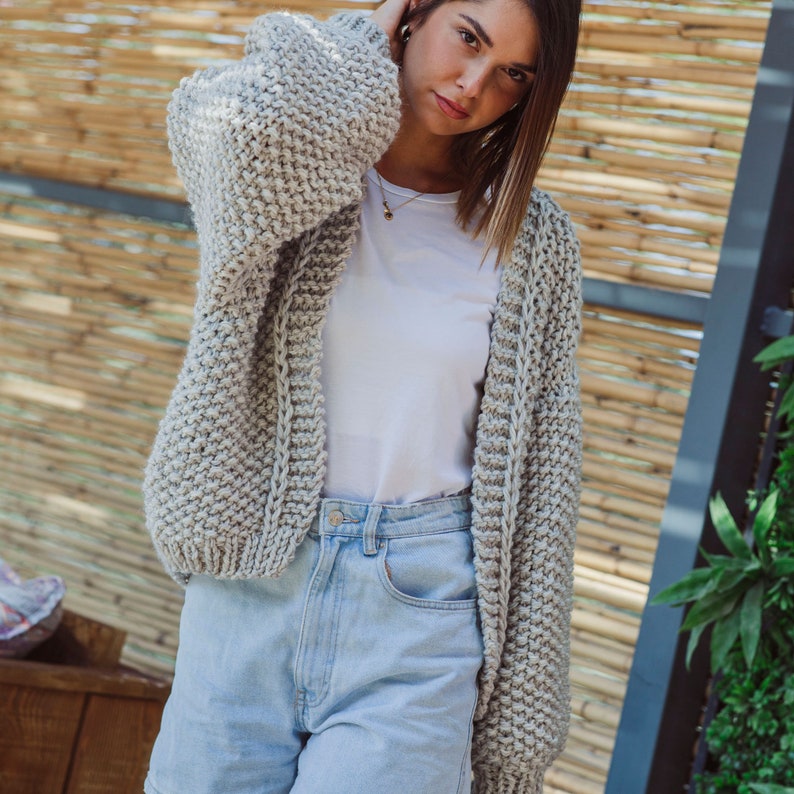 Chunky cardigan knitting pattern for women