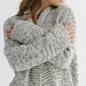 Chunky cardigan knitting pattern for women
