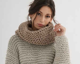 Chunky cowl knitting pattern | Easy cowl knit design