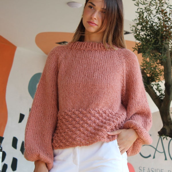 Raglan sleeved sweater knitting pattern | Raspberry top down sweater pattern