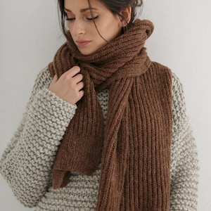 Chunky scarf knitting pattern for men and women